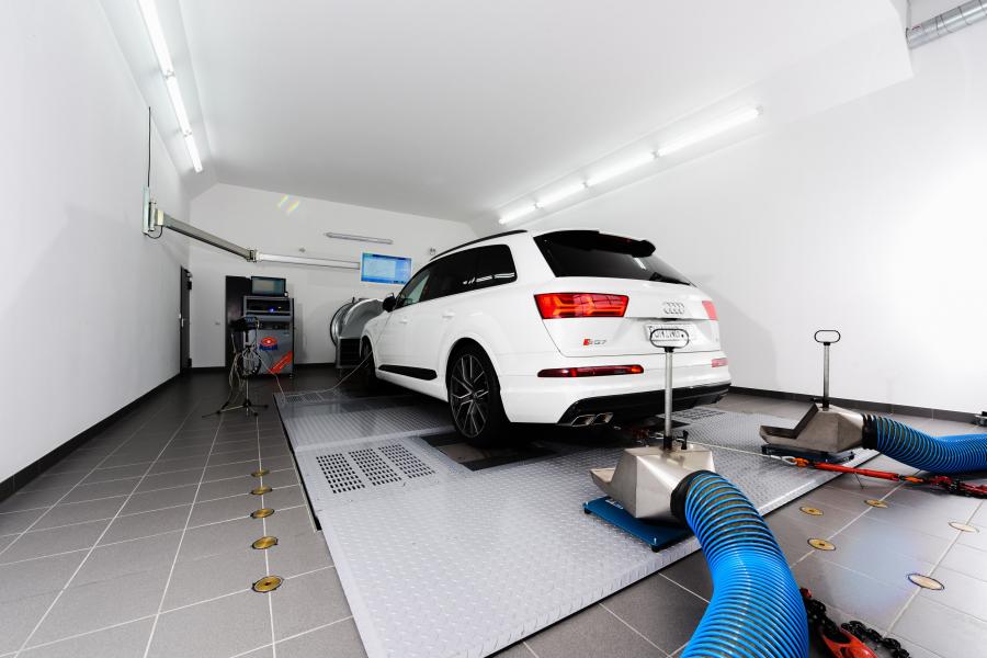  Audi SQ7 TDI by Speed Buster 2017 года  (фото 2 из 9)